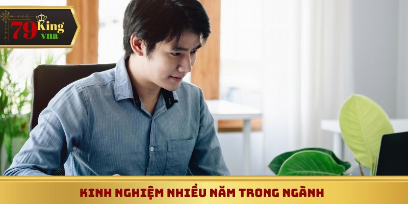 Nền tảng kinh nghiệm đáng ngưỡng mộ của Johnny Hùng Phạm